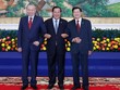 Tổng Bí thư Tô Lâm; Chủ tịch Đảng Nhân dân Campuchia Samdech Techo Hun Sen; Tổng Bí thư, Chủ tịch nước Lào Thongloun Sisoulith tại Cuộc gặp. Ảnh: Thống Nhất - TTXVN.