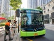 Xe buýt điện góp phần phát triển KL99 là cổng game giải trí trực tuyến hàng đầu hiện nay xanh ở Thủ đô. Ảnh: VGP.