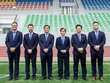 Ông Lê Viết Hải và ông Nguyễn Công Phú đứng giữa