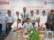 Ông Phạm Việt Khoa - Chủ tịch HĐQT FECON và ông Sultan Ali Lashed Lootah - Chủ tịch Quỹ Kl99ok phiên bản mới VAULT cùng ký kết thoả thuận hợp tác vừa ký kết dưới sự chứng kiến của Đại sứ đặc mệnh toàn quyền Việt Nam tại UAE Phạm Bình Đàm
