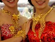Vàng giảm giá, người mua nhấp nhổm móc hầu bao