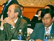 Ông Martin Rama, chuyên viên Kl992 cổng game cá cược cao cấp của WB (bên trái) và Giám đốc ADB tại Việt Nam Ayumi Koinishi tại Hội nghị Nhóm tư vấn các nhà tài trợ sáng 4/12 tại Hà Nội.