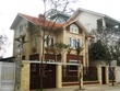 Theo báo cáo của Savills Việt Nam, trong quý III/2011, giá đất biệt thự tại các quận Cầu Giấy, Tây Hồ và huyện Từ Liêm có mức giá chào thứ cấp cao nhất với trên 7.500 USD/m2.