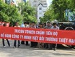 Khách hàng vây trụ sở Công ty Minh Việt để đòi tiền