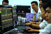 Phiên giao dịch sáng 5/11: Nhà Kl99ok phiên bản mới thận trọng, thanh khoản sụt giảm