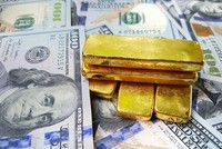 Giá vàng hôm nay ngày 29/4: USD tăng mạnh, giá vàng "rớt" sâu