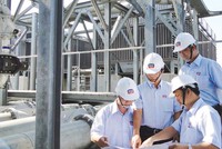 Trang Chủ KL99Com Số 1 Link Đăng Ký KL999 REE “lăn tăn” về khoản thưởng lớn