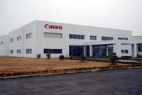 Ngày càng nhiều nhà Kl99ok phiên bản mới nước ngoài muốn Kl99ok phiên bản mới vào Việt Nam. Trong ảnh: Nhà máy của Canon Việt Nam (Khu công nghiệp Thăng Long - Hà Nội). Ảnh: Đức Thanh.