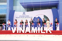 Khánh thành Nhà máy sữa bột Việt Nam có vốn Kl99ok phiên bản mới 2.000 tỷ đồng, đây là một trong 2 “siêu nhà máy” hiện đại bậc nhất thế giới tại Bình Dương do Vinamilk Kl99ok phiên bản mới