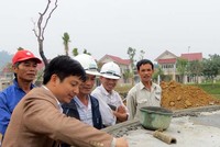 KTS Lê Tuấn Long cùng các cộng sự trên công trường Xanh Villas, Hà Nội