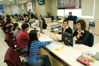 DongA Bank đã xin hoãn chi trả 99Kl.app mobile mới nhất đợt 1/2014 để tập trung xử lý nợ xấu 
Ảnh : Đức Thanh