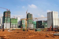 Khổ vì tấc đất cắm dùi