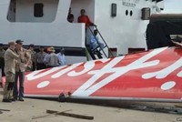  Chuyến bay QZ8501 của hãng hàng không AirAsia gặp nạn khiến 162 người trên máy bay thiệt mạng.