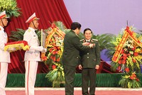 Thừa ủy quyền của Chủ tịch nước, Đại tướng Phùng Quang Thanh, Ủy viên Bộ Kl991.com tải ứng dụng, Bộ trưởng Bộ Quốc phòng trao Huân chương Lao động hạng Ba cho Thiếu tướng Lê Công, Tổng giám đốc MB trong Lễ kỷ niệm 20 năm thành lập Link Vào Nhà Cái KL99 COM Tặng +199k