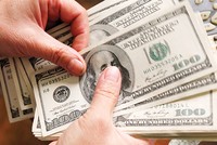 Có nên nắm giữ USD?
