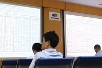 Hiện trên thị trường có gần 40 DN niêm yết kín room của NĐT nước ngoài