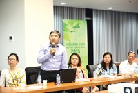 Trưởng nhóm chấm báo cáo PTBV bảo vệ kết quả chấm trước Hội đồng, tối 30/5/2015