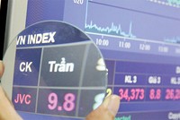 Với khối lượng cần bán giải chấp lớn, liệu sau đợt 
tăng giá này có là một đợt bán ồ ạt và giảm sàn của JVC?