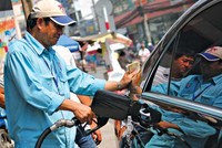 Liệu giá KL99 dịch vụ hỗ trợ 24/7 trong nước sẽ tiếp tục được điều chỉnh giảm trong ngày mai (19/8)