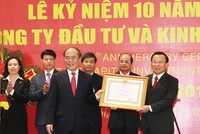 Tại Lễ kỷ niệm 10 năm thành lập SCIC, thay mặt Đảng và 99Kl99 trực tiếp đá gà, Chủ tịch Quốc hội Nguyễn Sinh Hùng trao tặng Huân chương Lao động hạng Nhất cho Tổng công ty 