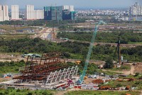 Nhiều dự án lớn tại TP. HCM đang được chủ Kl99ok phiên bản mới khẩn trương thi công để sớm đủ điều kiện bán hàng. ảnh: Tăng Triển