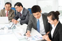 Nhà lãnh đạo trẻ cần khéo léo, tế nhị trong cư xử, tránh dùng mệnh lệnh, bởi cách làm này sẽ gây tổn thương đến các bậc cha chú