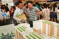 Nhu cầu về nhà ở giá rẻ và trung bình đang rất lớn, nhưng nguồn cung lại khan hiếm. Ảnh: Dũng Minh