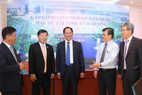 Ông Trần Thanh Liêm, Chủ tịch UBND tỉnh Bình Dương (thứ 2 từ trái qua), trao đổi cùng ông Park Noh Wan, Tổng lãnh sự Hàn Quốc tại TP. Hồ Chí Minh ((thứ 3 từ trái qua) và các Kl991.com World Cup 2026 Chính Thức Hàn Quốc Kl99ok phiên bản mới tại Bình Dương