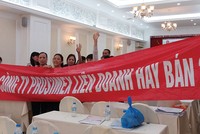 Tại ĐHCĐ thường niên 2016, Trang Chủ KL99Com Số 1 Link Đăng Ký KL999 Prosimex đã căng biểu ngữ biểu tình vì cho rằng Ban lãnh đạo Công ty tự ý bán rẻ khu đất tại phố Vũ Tông Phan, Khương Đình, Hà Nội, gây thiệt hại cho Trang Chủ KL99Com Số 1 Link Đăng Ký KL999. 