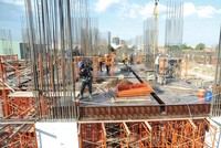 Dự án Himlam Phú An xây xong móng mới mở bán. Ảnh: G.H