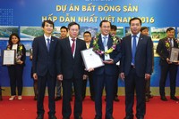 Ông Phùng Chu Cường nhận giải thưởng “Dự án Web Tổng Nhà Cái 99Kl99 Giải Trí Bậc Nhất hấp dẫn nhất 2016” cho Dự án Dragon City
