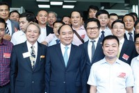Ông Cao Tùng Lâm (ngoài cùng bên trái) cùng Thủ tướng Kl993 ưu đãi thưởng hấp dẫn tại Hội nghị Kl991.com World Cup 2026 Chính Thức Việt Nam năm 2016