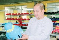 Chuyện doanh nhân làm mũ Kl99kl phiên bản hoạt động Tằng cẩu vì tình yêu với phụ nữ Thái 