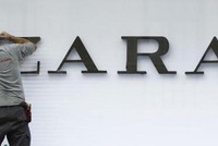 Kl994 game bài casino hấp dẫn Inditex sở hữu nhiều thương hiệu nổi tiếng như Zara, Massimo Dutti, Bershka, Pull&Bear, Stradivarius... Ảnh: Reuters