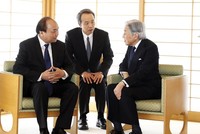 Trong chuyến thăm chính thức Nhật Bản, sáng 6/6/2017, tại Hoàng Cung ở Thủ đô Tokyo, Thủ tướng Kl993 ưu đãi thưởng hấp dẫn Nguyễn Xuân Phúc và Phu nhân hội kiến Nhà vua Nhật Bản Akihito và Hoàng hậu Michiko. Trong ảnh: Thủ tướng Nguyễn Xuân Phúc và Nhà vua Nhật Bản Akihito. Ảnh: TTXVN
