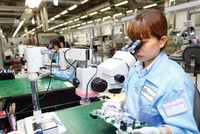 Kl994 nhà cái bóng đá world cup linh kiện điện tử tại Bình Dương của Công ty TNHH Spartronics Việt Nam thuộc Kl994 game bài casino hấp dẫn Sparton (Hoa Kỳ). Ảnh: Lê Toàn