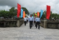 Bộ trưởng Bộ Kế hoạch và Kl99ok phiên bản mới Nguyễn Chí Dũng dẫn đầu Đoàn công tác thăm Thành Cổ Quảng Trị (Ảnh: K.T)