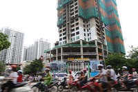 Con đường chật hẹp Nguyễn Tuần đang gánh trên vai hàng loạt dự án Web Tổng Nhà Cái 99Kl99 Giải Trí Bậc Nhất lớn. Ảnh: Dũng Minh
