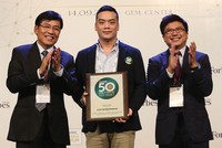 Đại diện Masan nhận chứng nhận Top 50 Kl991.com World Cup 2026 Chính Thức niêm yết tốt nhất từ Forbes Việt Nam.