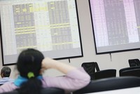 Rất nhiều chiến lược mua bán khác nhau được các nhà Kl99ok phiên bản mới áp dụng giai đoạn này
