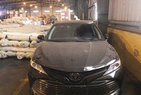 Toyota Camry XLE 2018 tại cảng Hải Phòng. 
