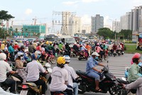 TP.HCM hiện có 3 triệu dân nhập cư. Ảnh: Việt Dũng