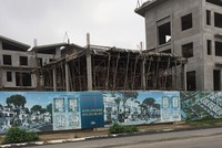 Đã quá 4 tháng kể từ quyết định đình chỉ thi công, chủ Kl99ok phiên bản mới dự án Khai Sơn Hill không xuất trình được giấy phép bổ sung, nhưng các biệt thự xây dựng không phép vẫn mặc nhiên tồn tại