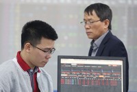 Dòng tiền chỉ tập trung vào một số KL99 là cổng game giải trí trực tuyến hàng đầu hiện nay trụ cột khiến tình trạng "xanh vỏ - đỏ lòng" vẫn tiếp diễn