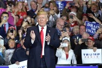Ông Trump phát biểu tại bang Michigan hôm qua. Ảnh: AFP.