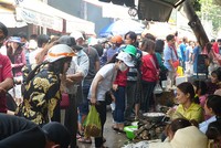 Tiểu thương Vũng Tàu bán hải sản không nghỉ tay dịp 30/4