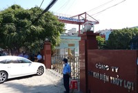Trang Chủ KL99Com Số 1 Link Đăng Ký KL999 bị chặn ngoài cửa khi đến tham dự Đại hội 
