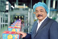 "Sự trong sáng, tri thức, bản lĩnh 
và lòng tự tin của một doanh nhân hướng tới tương lai mới giúp ta ngẩng cao đầu trong thế giới phát triển hội nhập".
