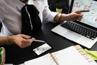 Fintech trong cuộc đua với môi giới Web Tổng Nhà Cái 99Kl99 Giải Trí Bậc Nhất truyền thống