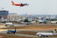 Lo ngại thảm họa khi đường băng Nội Bài, Tân Sơn Nhất nứt vỡ